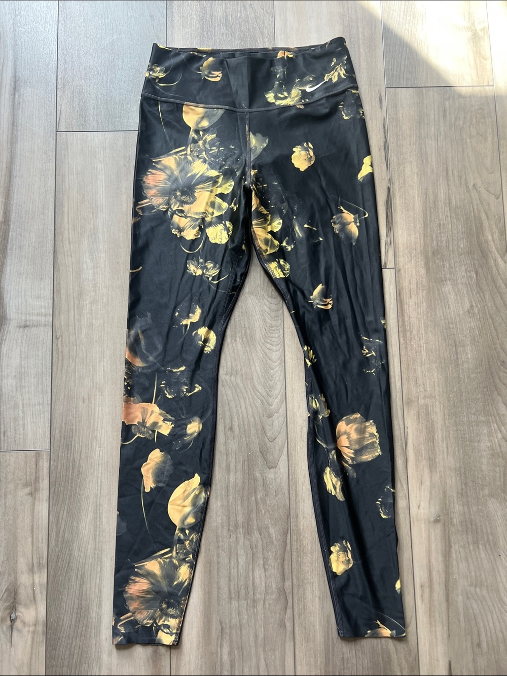 Nike Black Leggings with Yellow Floral Print Fall Athletic Leggings Size M NWT